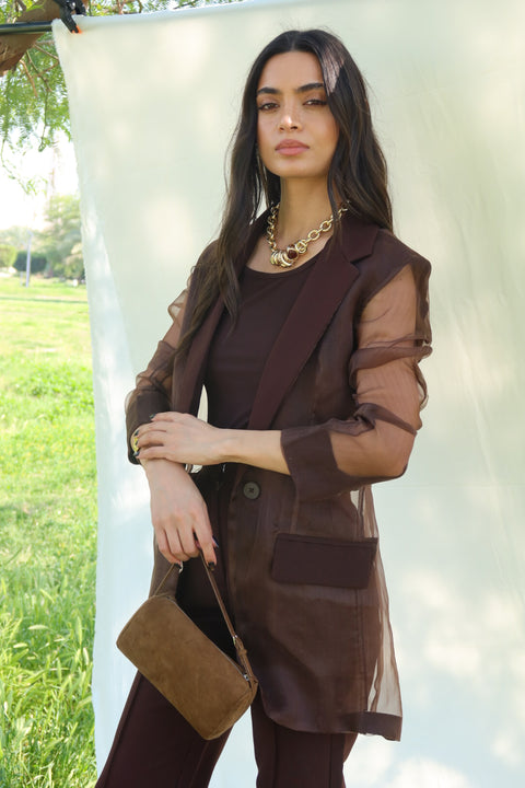 Leya in Mocha